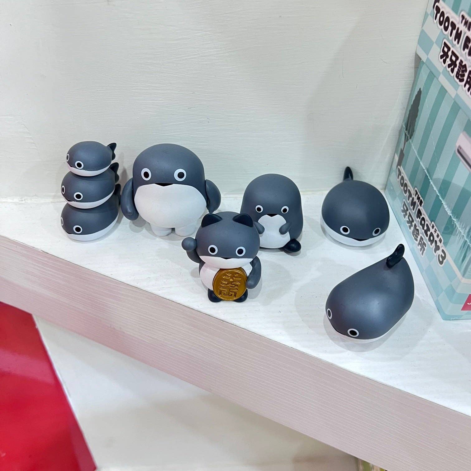 Toys and Models - Whale Blind Box - Fan - Tastic Cards & Comics - BCmini