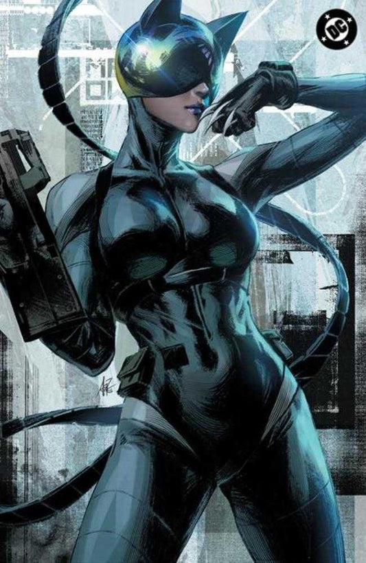 Comics - Absolute Batman 13 Cover F Stanley Artgerm Lau Foil Variant - Fan - Tastic Cards & Comics - DC Comics
