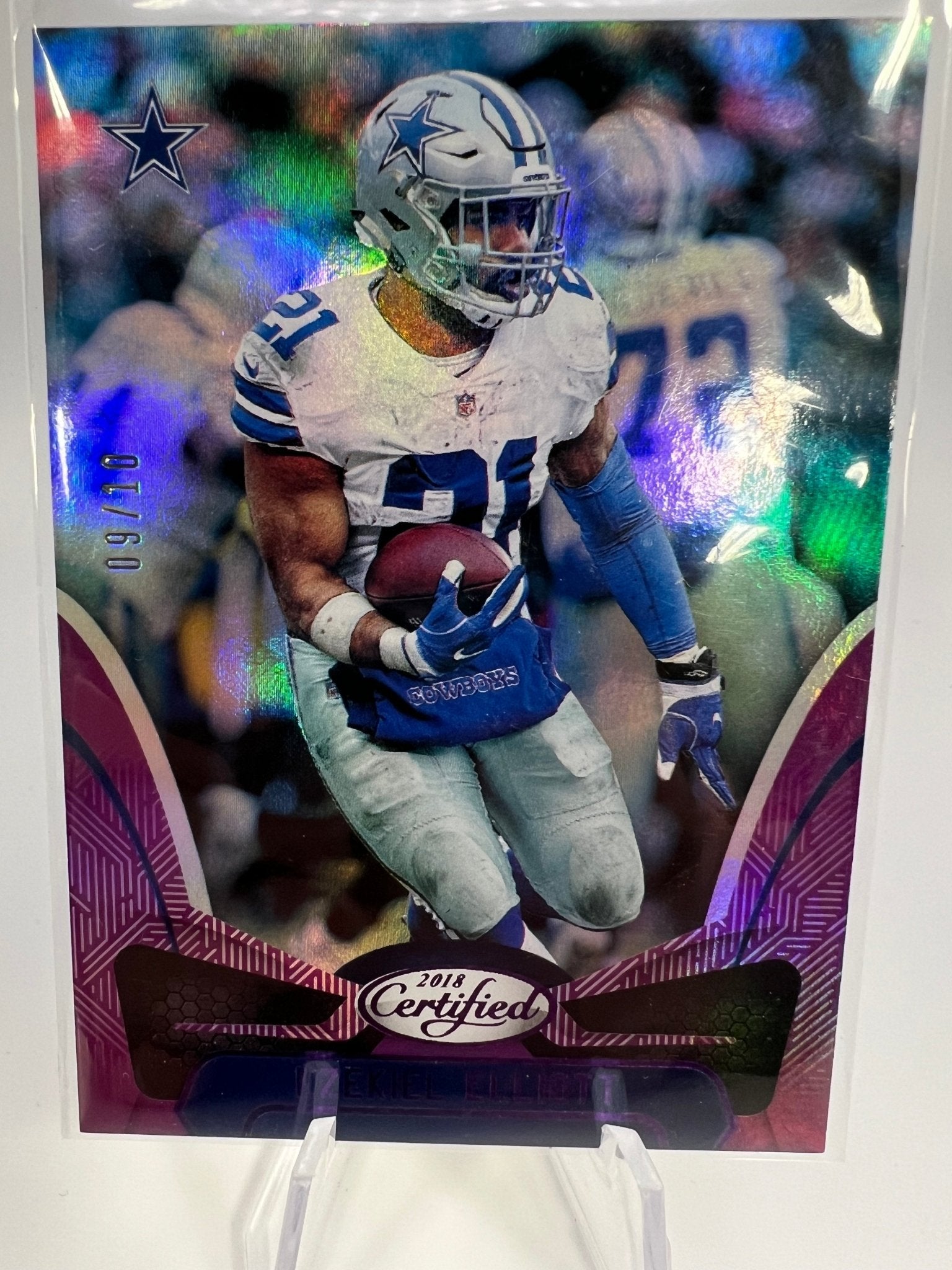 Sport Cards - Football Ezekiel Elliott (Certified Football) 09/10 - Fan - Tastic Cards & Comics - Panini