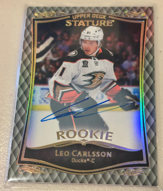 Sport Cards - Leo Carlsson - 2025 Upper Deck Stature Green Autograph - 43 - Fan - Tastic Cards & Comics - Upper Deck